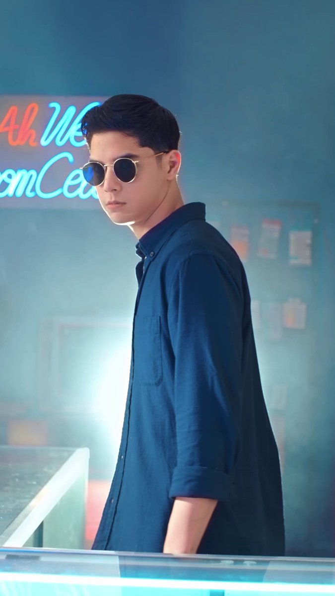 Reply kira-kira Mak Beti dan Al Ghazali lagi ngomongin apa ya!😆 Biar kalian ga FOMO, pantengin terus sosmed Samsung ya, karena bakalan ada yang #PastiAwesomeDuluan buat kalian semua. Tunggu ke-awesome-annya segera ya!
