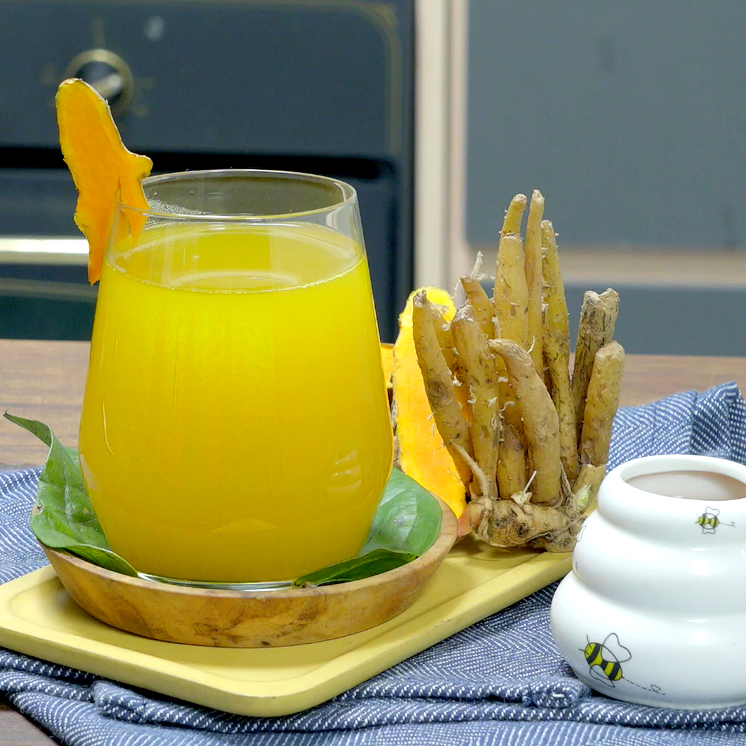 Buat cewe-cewe nih kalau siklus haid nya ga terartur atau ga lancar, bisa banget coba bikin Jamu Pelancar Haid. Dengan kandungan bahan alami, yang pastinya bagus untuk tubuh. Resep lengkap klik :