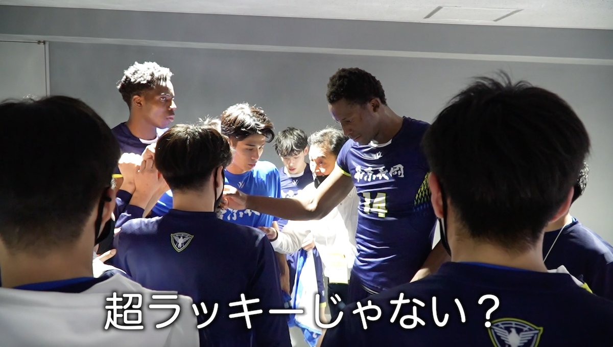 「育ててくれた人のことを考えろ。」 福岡第一のプレッシャー、コネのファウルトラブル。 ハーフタイム、思いつめた表情をする選手たちの心に帝京長岡・柴田監督が火をつける🔥 #ウインターカップ #高校バスケ