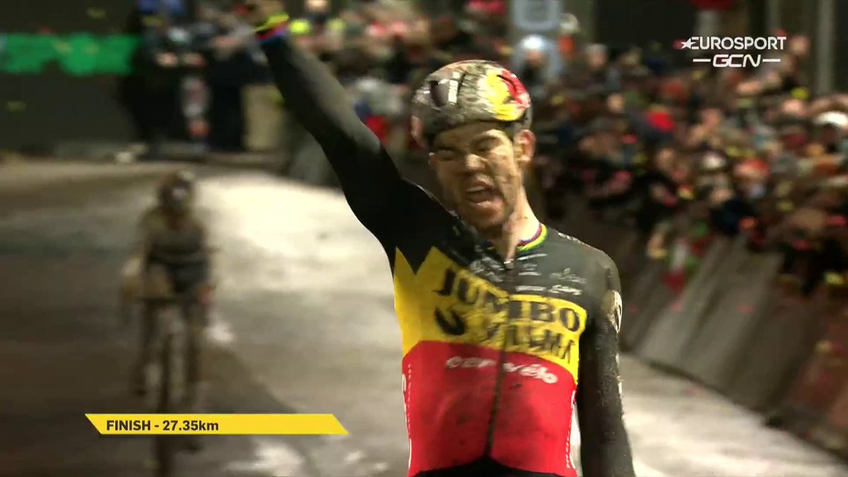 🤯 QUELLE COURSE, MERCI MESSIEURS ! À Diegem, van Aert, Pidcock et van der Poel ont livré une partition exceptionnelle et le Belge s'est imposé devant son public ! #SPDiegem #LesRP
