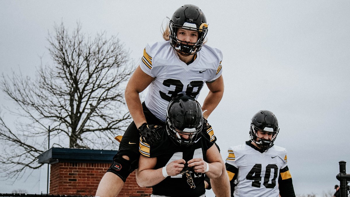Mullets &amp; Neck Rolls. #Hawkeyes