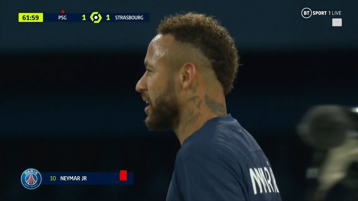 Not a good return for Neymar... 😳 The PSG star is sent off on his return to Ligue 1 for this dive inside the box... 🟥