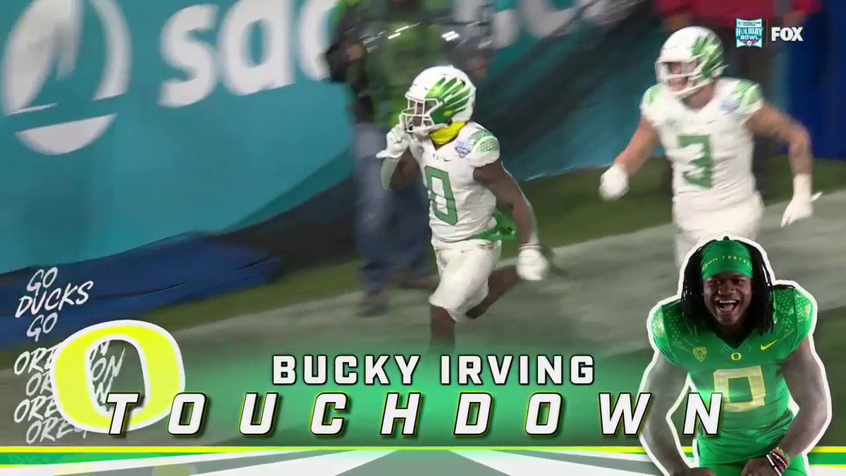 BUCKY. GONE. TOUCHDOWN! 66 yards to the house and Oregon leads 14-7! Mar’keise Irving #GoDucks x @HolidayBowl