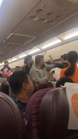 WATCH - Video Of Mid-Air Brawl On Bangkok-Kolkata Thai Smile Airways Flight Goes Viral. #TNShorts #Kolkata #Bangkok