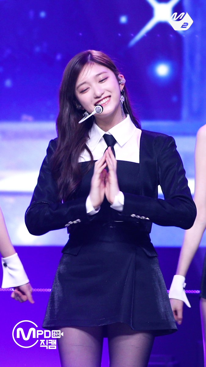 이서 어머님도 보셨다는 <귀여워서 미안해> 챌린지 엠카 ver. (어머니 감사합니다🙏💞) 엠피디가 찍어왔지요=3♥ ▶ #IVE #이서 #아이브 IVE OFFICIAL #MCOUNTDOWN #MPD직캠