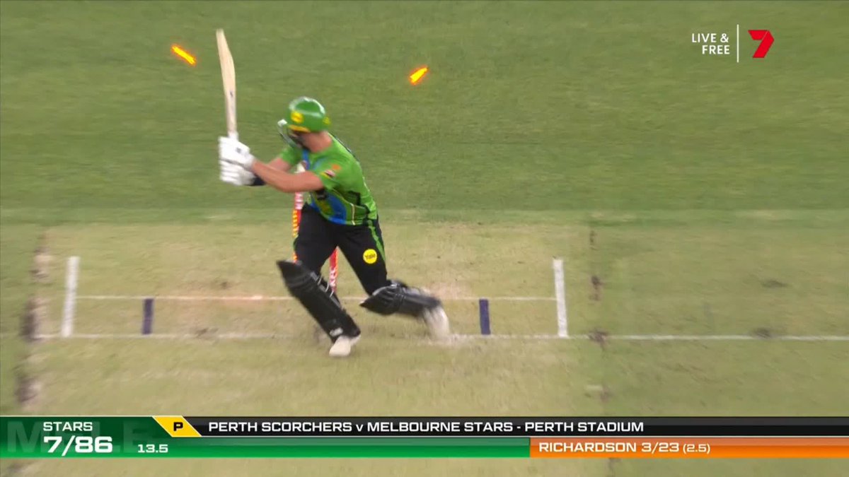 Jhye Richardson destroys the stumps! 💥 #BBL12