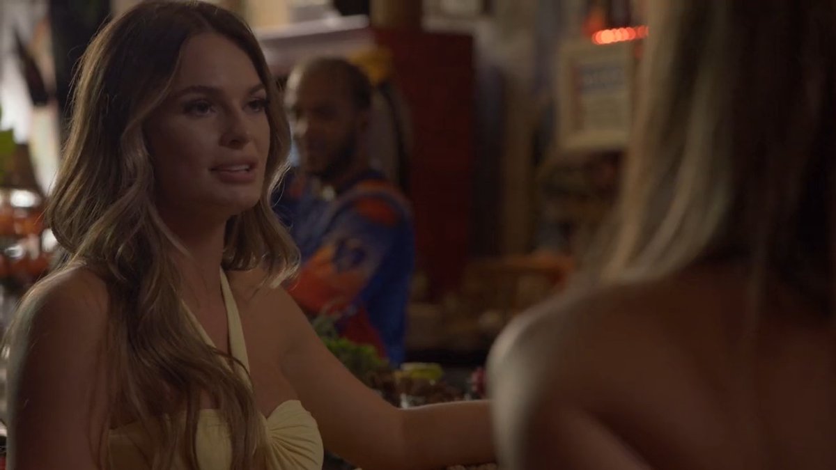 Hey Alexa, play T-Shirt by Shontelle. 👕🎶 #SiestaKey, tonight at 8/7c on MTV.