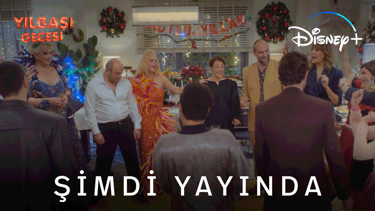 Herkes ne yapıyorsa bıraksın. Parti başlıyor! Orijinal film #YılbaşıGecesi şimdi Disney+’ta yayında.