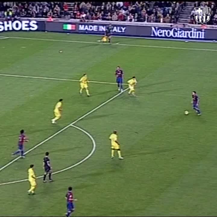 G⚽AL OF THE DAY 🔙 To this epic bycicle kick by Ronaldinho 🔥