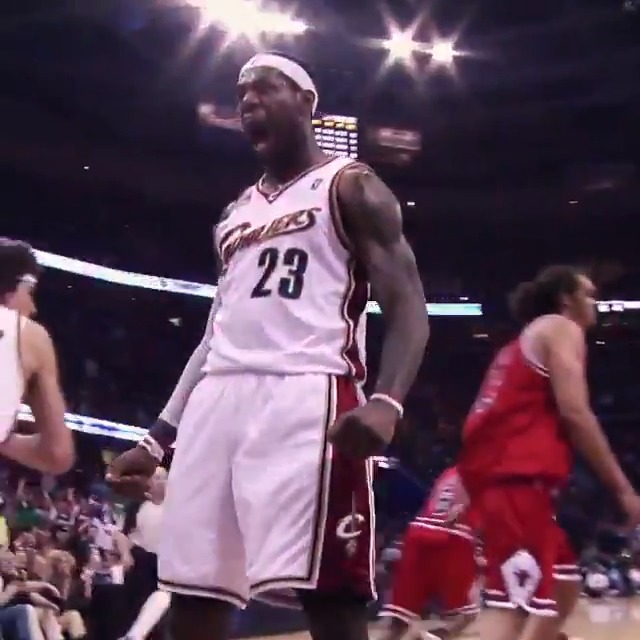 LeBron James faz hoje 38 anos. Lendário 👑