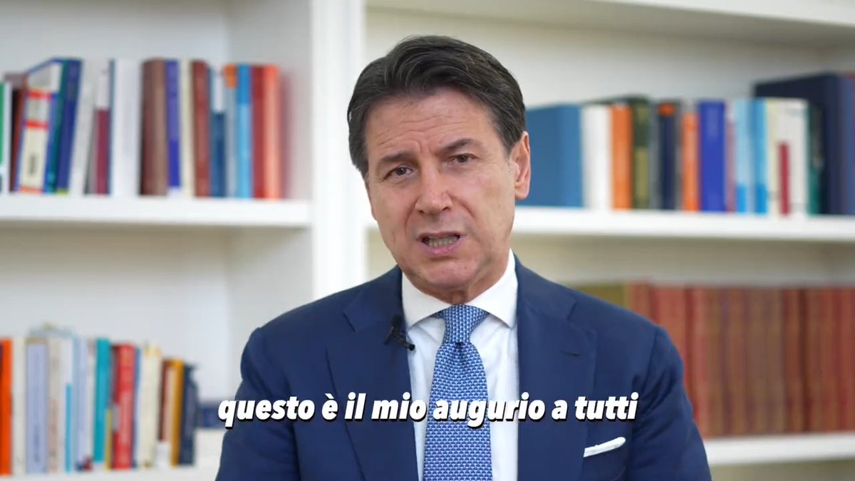 Nel 2023 non cediamo alla rassegnazione e a chi ci vuole uno contro l'altro, a chi vuole dividerci. Non perdiamo mai la solidarietà, restiamo uniti. Il mio augurio per un felice anno nuovo a tutti quanti voi.