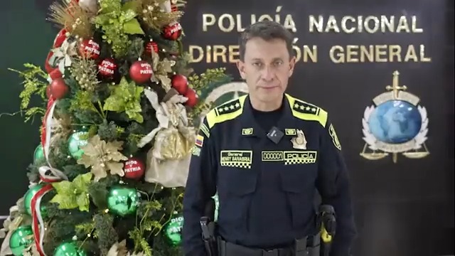 A los colombianos y los residentes en el país nuestro saludo fraternal de año nuevo de parte de la Policía Nacional de todos los colombianos, deseándoles que en el año 2023 los mejores deseos y la prosperidad reine en sus hogares. #DiosYPatria