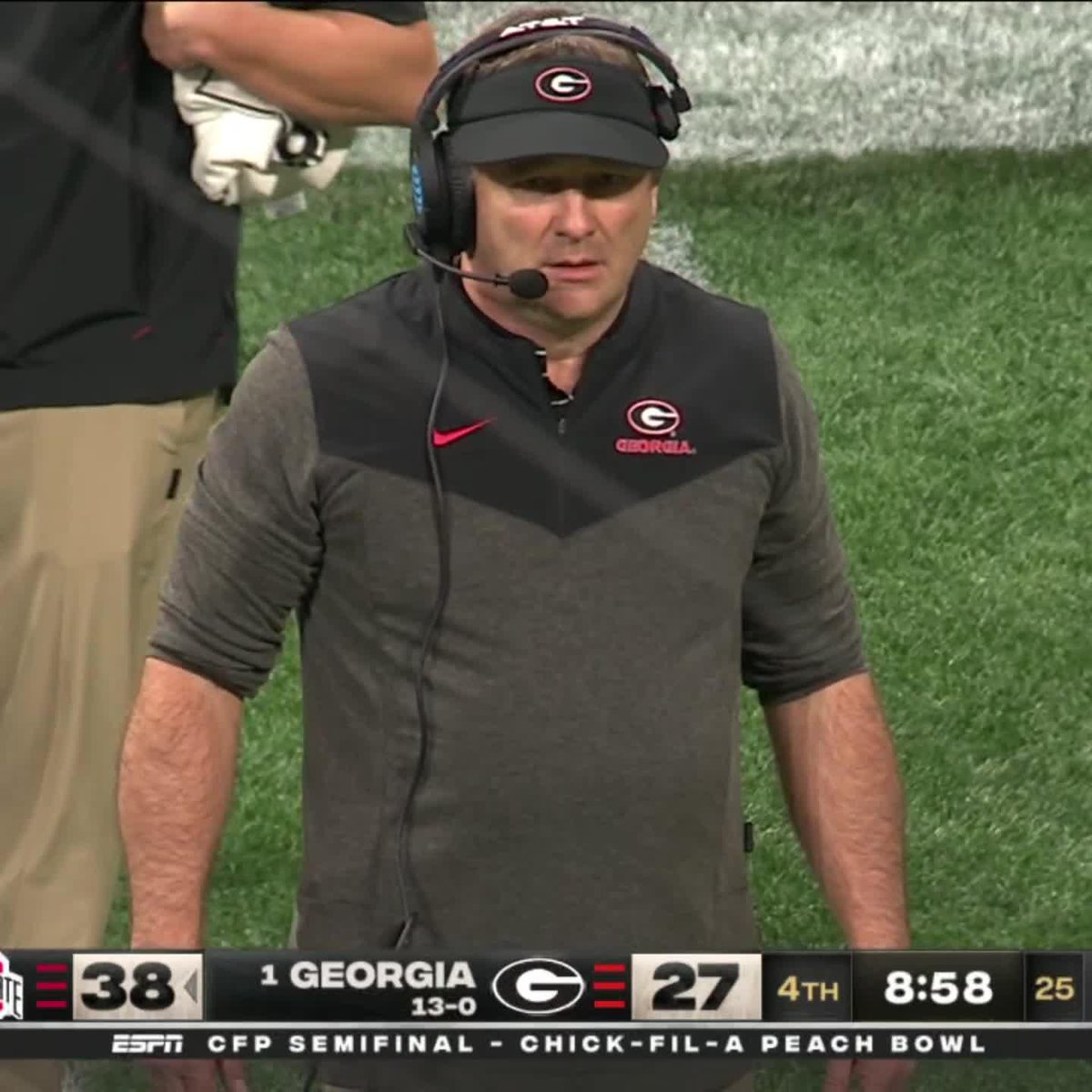Now that was a [Smart] timeout 😳😅 #CFBPlayoff