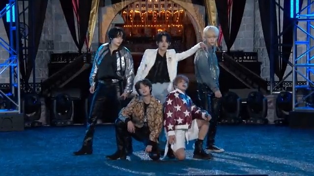 I have a feeling we're gonna have a good year after that TXT OFFICIAL performance! 👍 Another countdown and more #RockinEve performances to come on ABC!