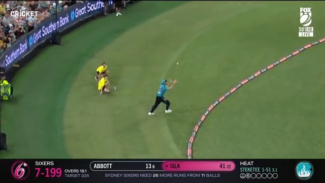 Michael Neser's juggling act ends Silk's stay! Cue the debate about the Laws of Cricket... #BBL12