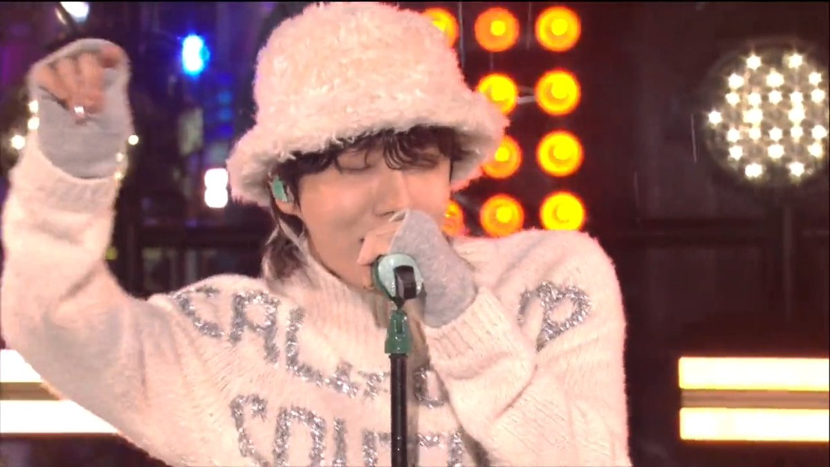 Had the best time performing “= (Equal Sign),” "Chicken Noodle Soup" and “Butter (Holiday Remix)” on New Year’s Rockin’ Eve ABC 🎶 Wishing everyone a Happy and Healthy New Year 💕✨ #jhope #제이홉 #RockinEve