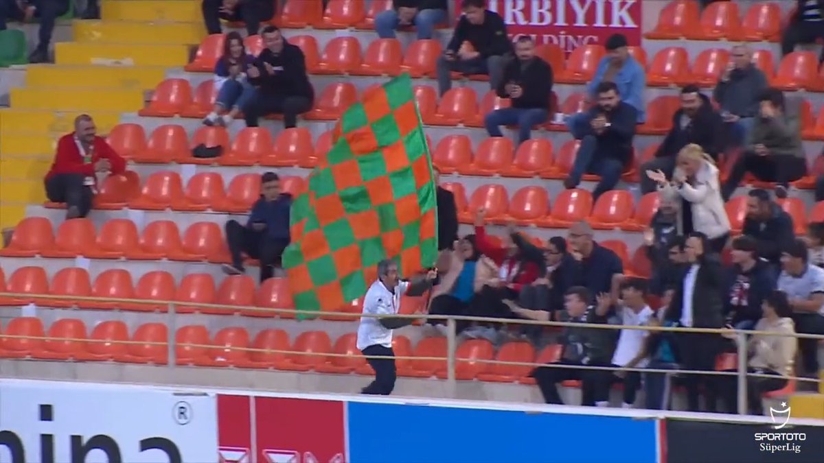 😎 Orta sahalar görse kıskanır. #RunarAlexRunarsson