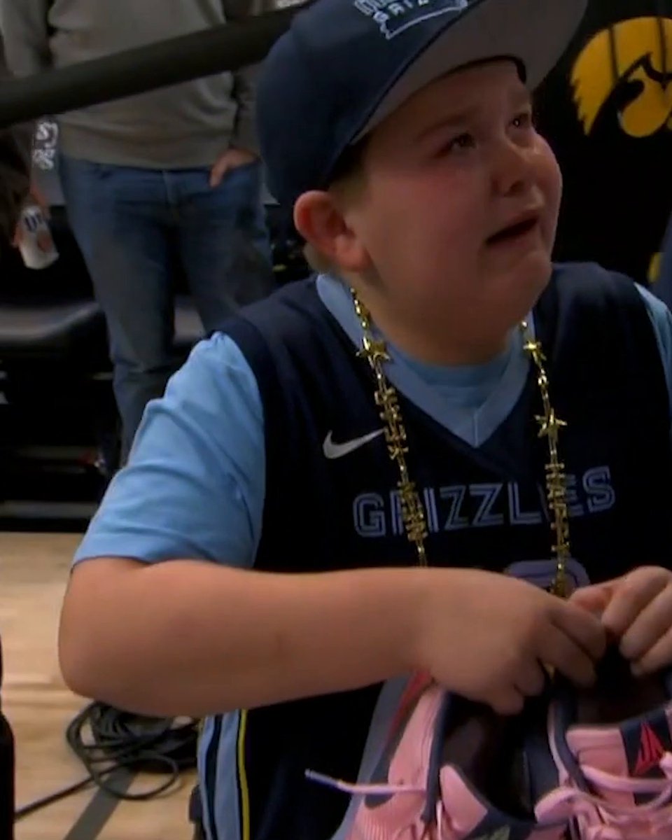 This fan's reaction to getting Ja's shoes ❤️