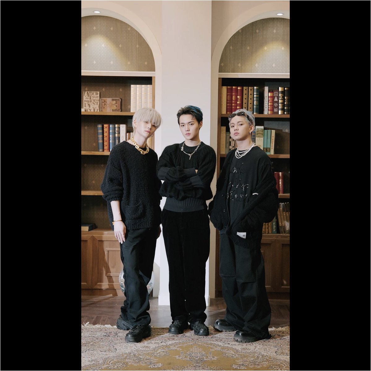 #TREASURE in the NIGHT GARDEN #최현석 #요시 #도영 as TEAM BLACK #트레저 #NIGHTGARDEN #YG