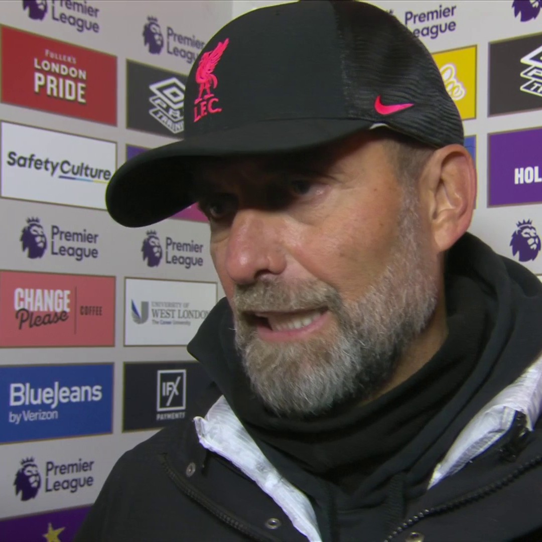 Jurgen Klopp questions the referee's decision to allow Mbeumoโs goal as he felt the forward clearly pushed Konate in the back! ๐