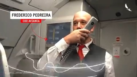¡Qué gran bienvenida tuvo nuestro menú a bordo! 🎉🍴 Gracias a nuestro COO, Frederico Pedreira, por inaugurar las más de 40 opciones que calmarán tus antojos a 36 mil pies de altura. 🤤😋✈️ Conoce más en: