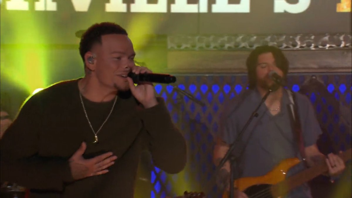 celebrated the new year by performing Like I Love Country Music on CBS New Year’s Eve LIVE: Nashville’s Big Bash Nashville Tennessee #CBSNashvilleNYE