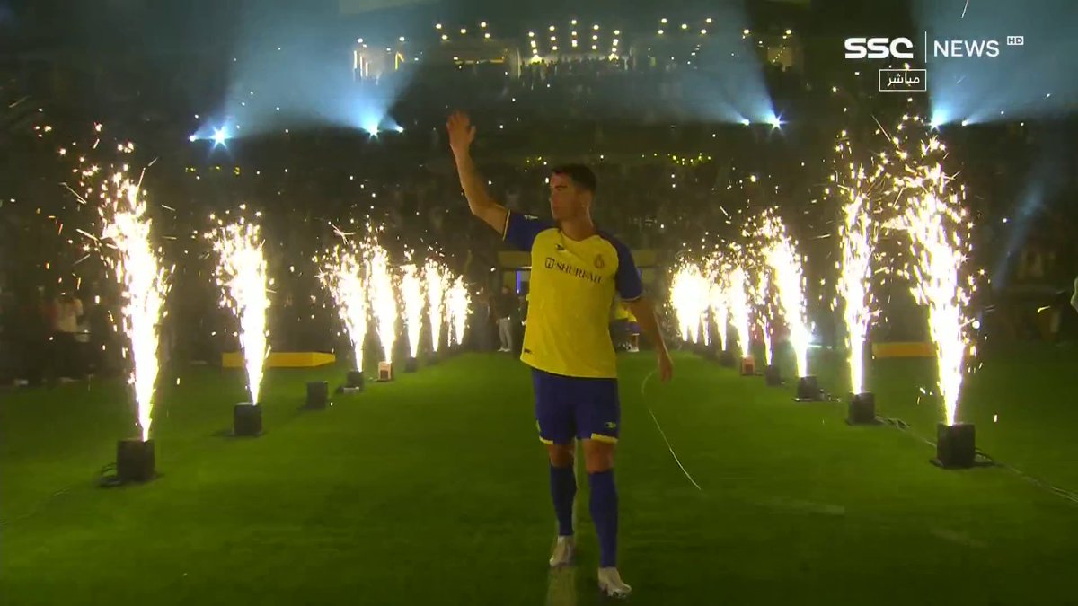 Cristiano Ronaldo dos Santos Aveiro is here 💛💙