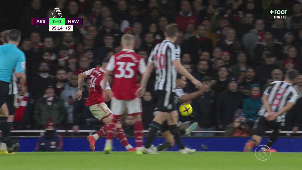Voici la vidéo du potentiel penalty pour Arsenal en toute fin de match. 👀 L’arbitre aurait-il dû siffler pour les Gunners ? 🤔 🎥 CANAL+ Foot