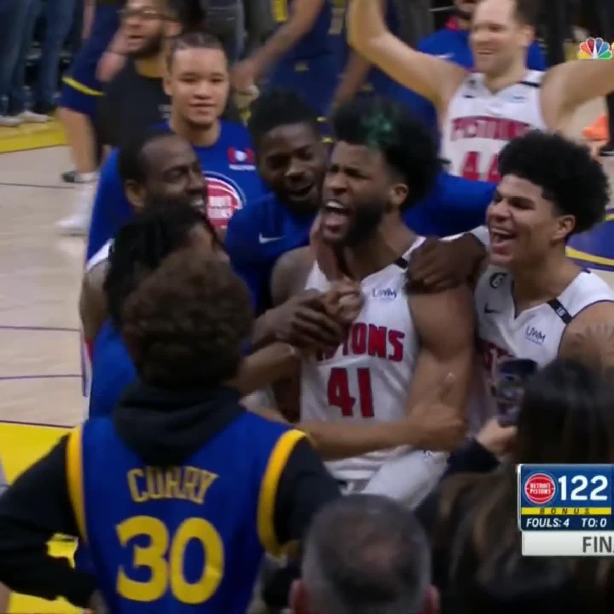SADDIQ BEY ENDS THE WARRIORS' HOME WIN STREAK 🔥