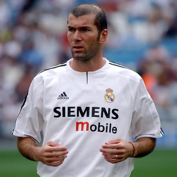 Día de Reyes Magos. Este partidazo de Zinedine Zidane cumple hoy 20 años. 5 de enero de 2003. ¿Os acordáis? 📹: LALIGA