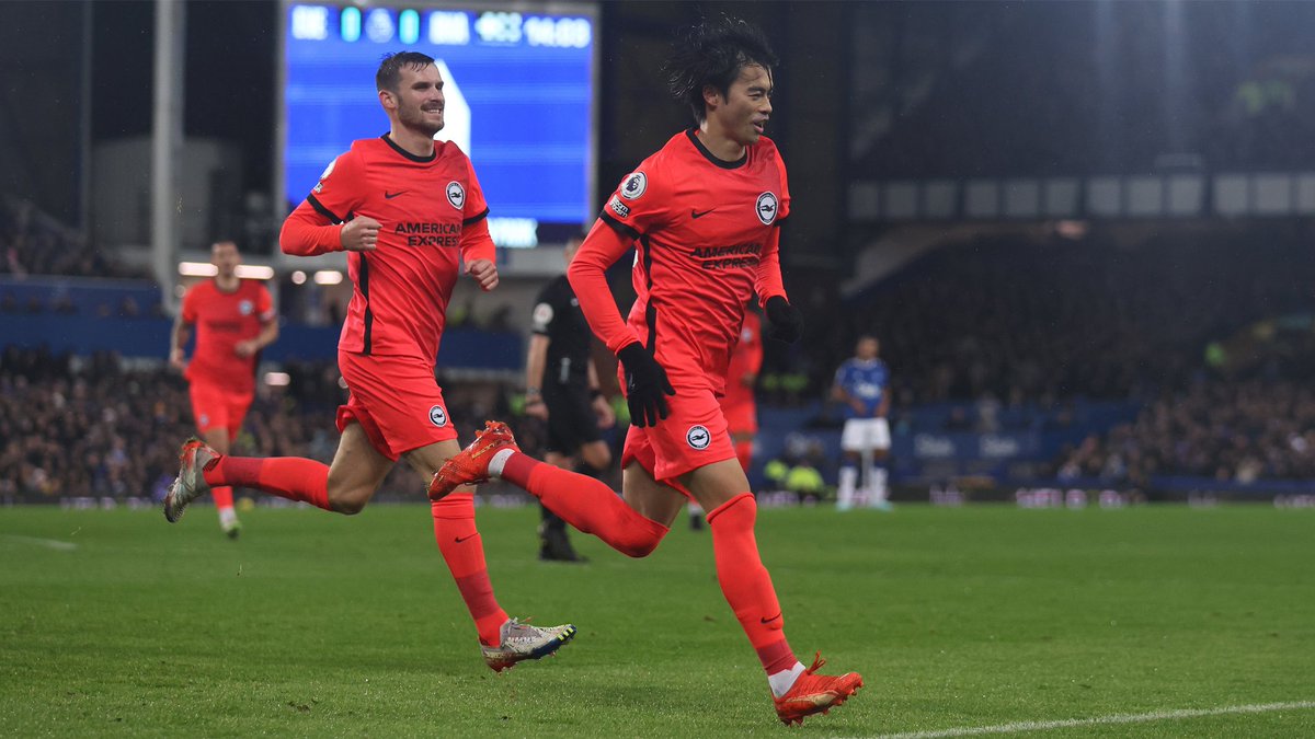 Enjoy EVERY angle of Kaoru's third #PL goal... 🤤 @Kaoru_Mitoma ✨