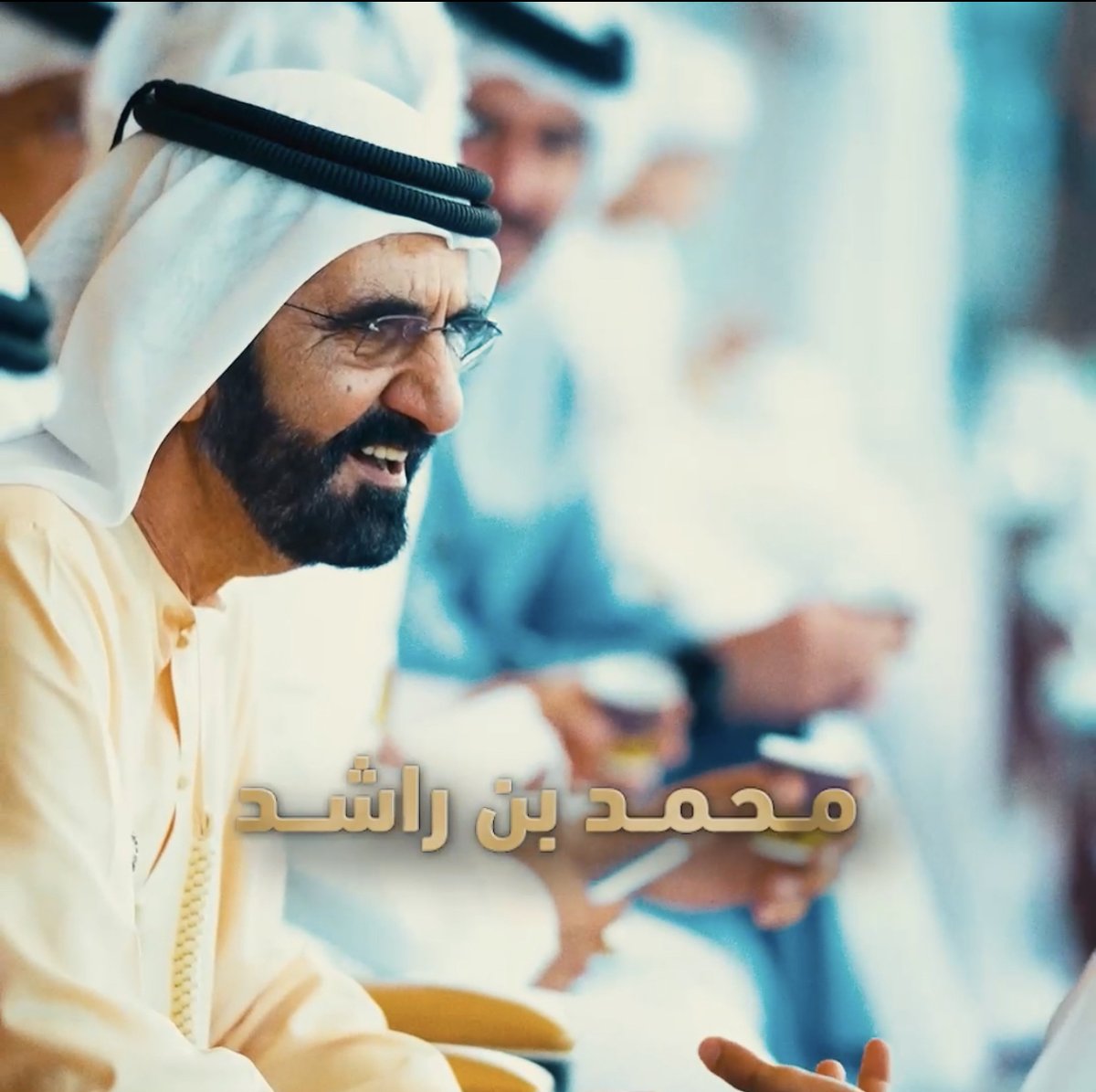 هناك قادة يصنعهم الزمن .. وقادة يصنعون زمنهم .. هناك قادة يغيرون العمران .. وقادة يغيرون فكر الإنسان .. هناك قادة كتب التاريخ سطورهم بماء .. وقادة حفروا لشعوبهم مجداً في ذاكرة التاريخ