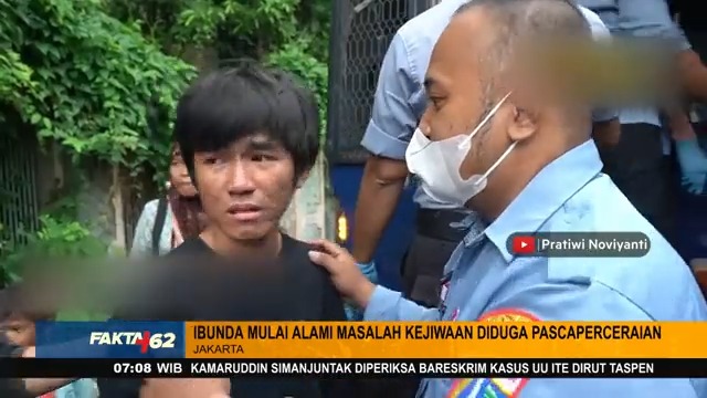Tiko, pemuda yg rawat ibunya seorang diri di rumah mewah terbengkalai 🥺