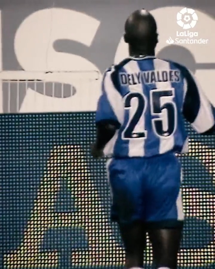 ⚽😋⚽ ¡Un doblete '𝔻𝔼𝕃𝕐'cioso! 🇵🇦🔙💙 #TalDíaComoHoy se cumplen 22 años de esta demostración goleadora del delantero panameño con el Málaga CF en #LaLigaSantander. #LaLigaHistory
