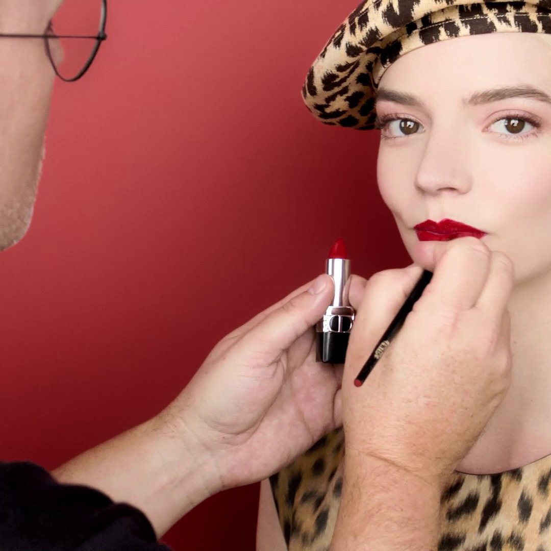 « Since its early days, this animal print graced the catwalks of Dior, » explains Peter Philips, Creative & Image Director for Dior Makeup. Anya Taylor Joy is the modern muse of this makeup collection, who reinvents this chic and playful way of standing out. #DiorBeauty