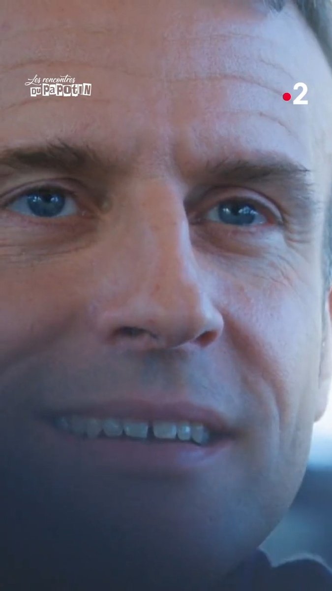 « Oui, elle me manque parce qu’elle s'est beaucoup occupée de moi. » Pour #LesRencontresDuPapotin, Emmanuel Macron se livre au sujet de sa grand-mère. ▶ À voir en intégralité sur :