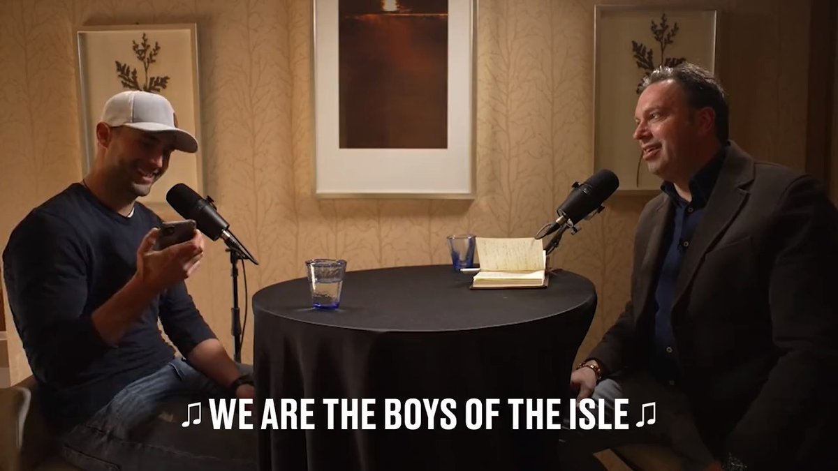 Found your new goal song, New York Islanders. 😂 Jordan Eberle played Elliotte Friedman the chorus of a song he wrote about the Islanders with Anders Lee &amp; Mathew Barzal. Full 32 Thoughts Chat ➡️ Presented by GMC Canada.