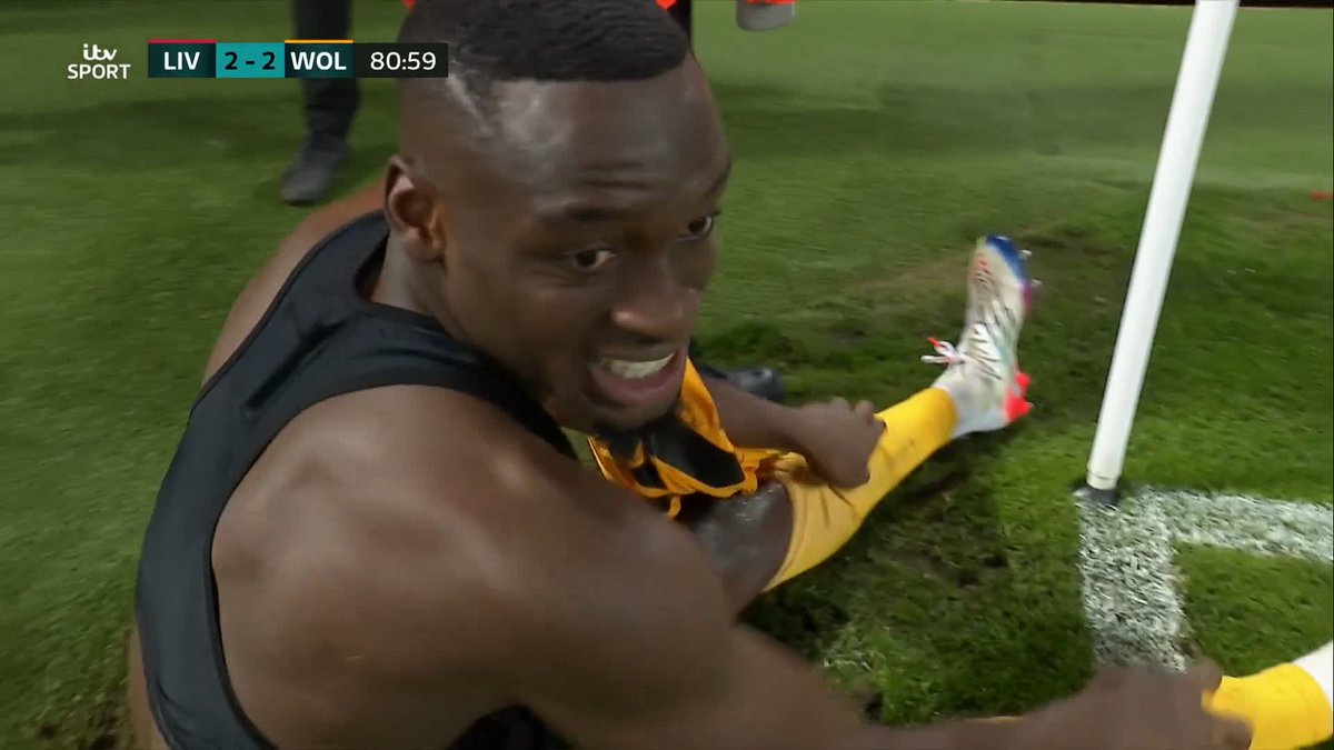 Wolves thought they had a winner but a VAR check eventually confirmed it to be offside❌ You've got to feel for Toti here 😕 Emirates FA Cup | #ITVFootball