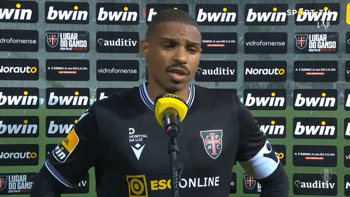 Vasco Fernandes, um senhor dentro e fora de campo. (via VSPORTS)