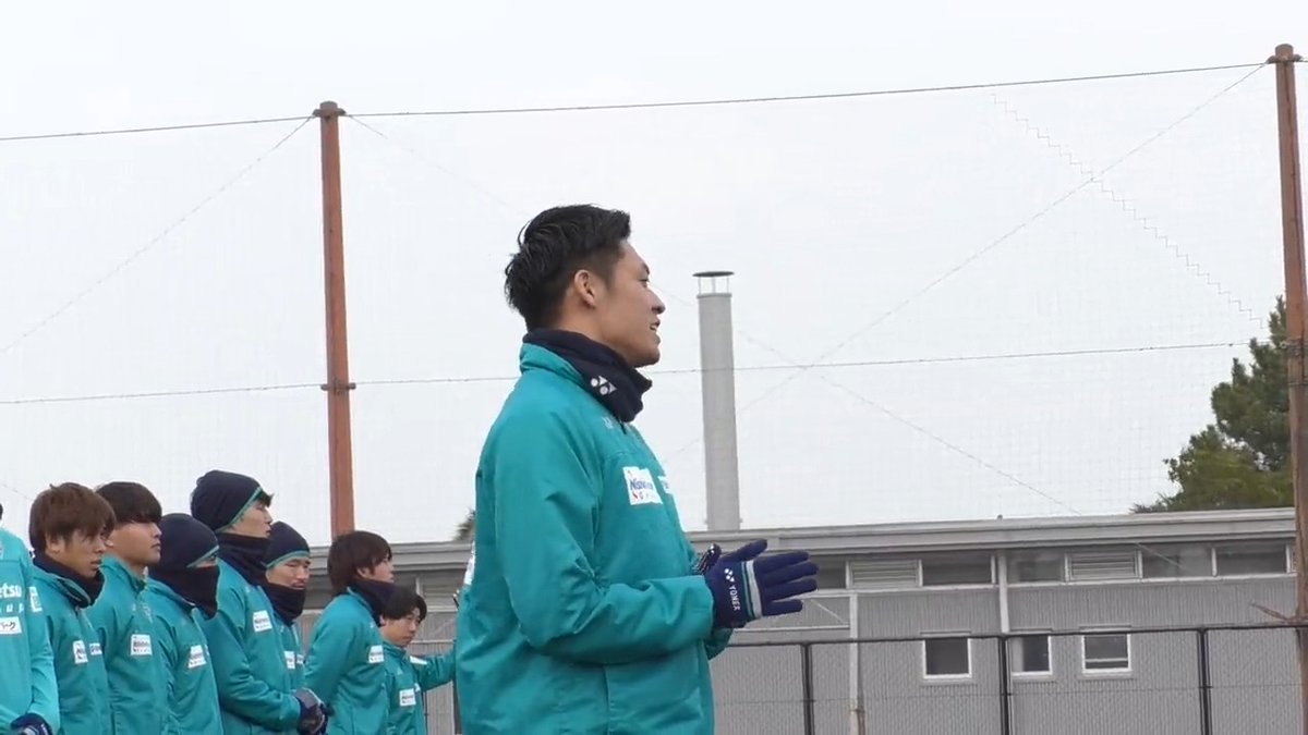 次回のトレーニング一般公開は1/10（火）10:00～‼️ 平日公開ですがぜひお越しください🙌 新体制発表会の様子を一部Youtubeにアップ😀 こちら▶️ #アビスパTV では新体制発表会ノーカット版をお届け🎥始動日の様子も随時配信⚽️ 入会は▶️ #アビスパ福岡