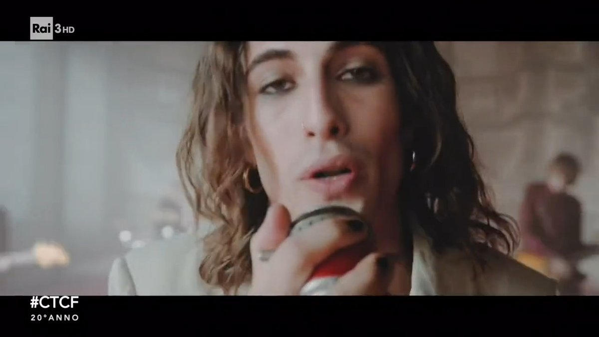 #8gennaio Buon compleanno #Damiano 🎂 Godetevi i #Maneskin in questa clip di #ctcf sui palcoscenici di tutto il mondo 🎼 #RaiCom