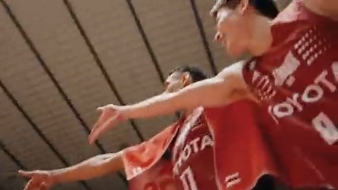 「コーチ！コーチ！！」 現役大学生・宇都宮 陸選手がB1デビュー👏 ベンチで選手たちがアドHCに猛アピールしてました😂 宇都宮陸 #アルバルク東京 #WE #NextFAZE #Bリーグ #WEREDDAY