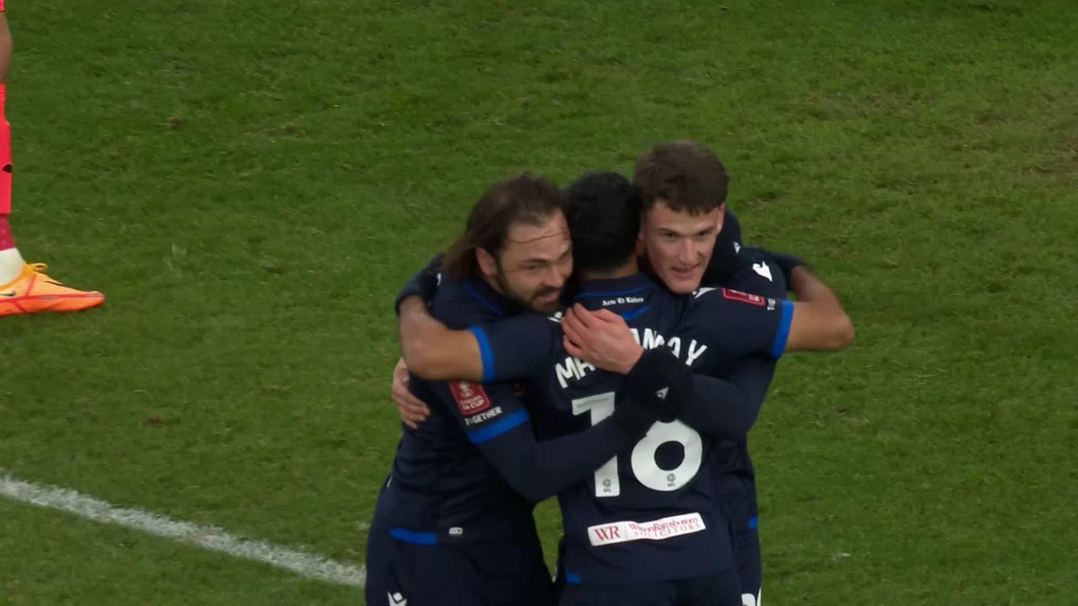 Grant Hanley forgetting he doesn’t play for Blackburn anymore 😬😬😬 🎥 Emirates FA Cup