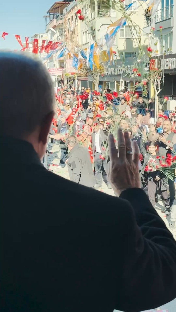 Antalya, Kumluca, Manavgat… Meydanları, caddeleri doldurdu ve duyanlara, duymayanlara haykırdı: “Ben onu seviyorum, çok seviyorum!” Recep Tayyip Erdoğan 🇹🇷