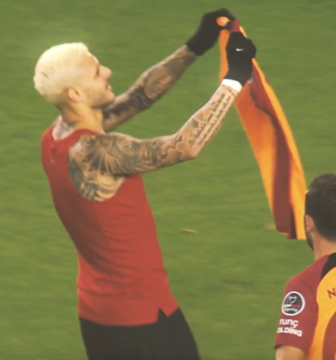 Asisti geri çevirmedi, 15 dakikada işi bitirdi! #Siu 🤭 MauroIcardi