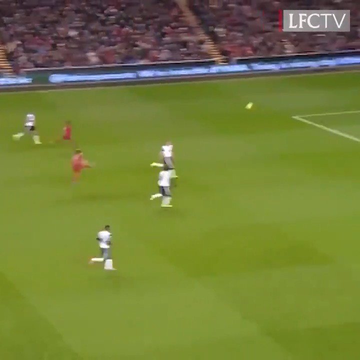¿Cómo hacés 4 goles y 1 pase gol en un mismo partido con la condición de que 3 sean GOLAZOS? Muy simple: tenés que ser Lucho Suárez 🇺🇾