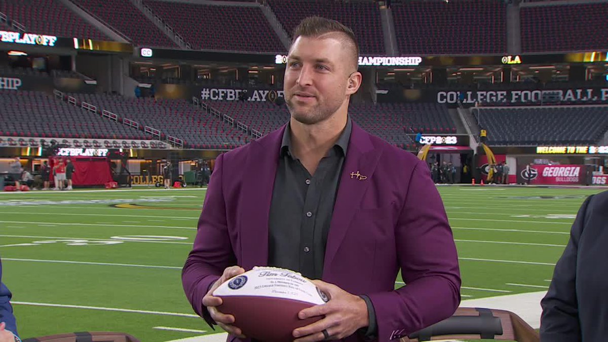 The 2023 College Football Hall of Fame class is stacked! The moment Tim Tebow found out he made it in his first year of eligibility was special ❤️