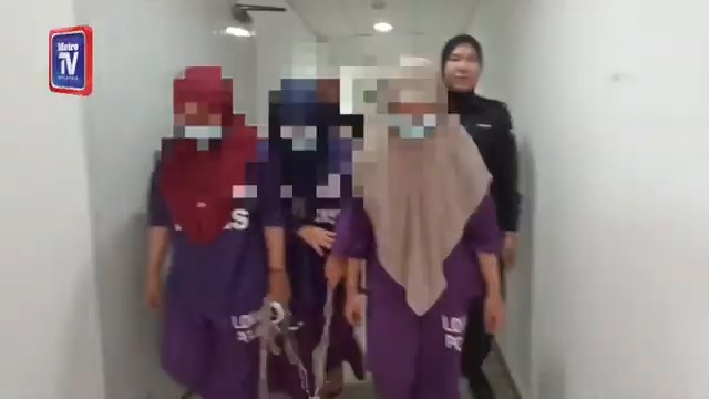 Bayi lelaki koma, tiga kakitangan Taska disiasat • #kualaterengganu Tiga kakitangan taman asuhan kanak-kanak (taska) di Kuala Terengganu, ditahan selepas dipercayai mendera bayi lelaki berusia empat bulan sehingga koma, Rabu lalu.