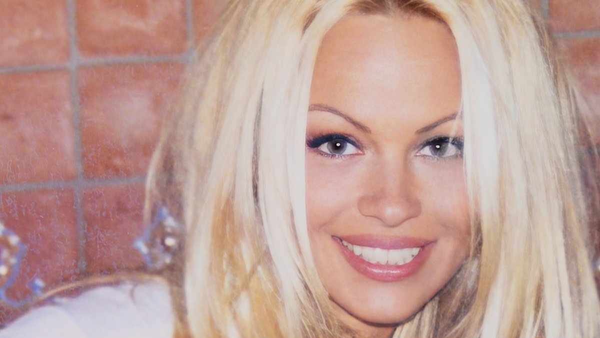 Pamela Anderson defined a decade. Now she will define herself. Pamela, a love story premieres January 31.