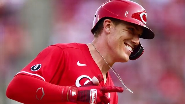 .Cincinnati Reds catcher Tyler Stephenson has a necklace he never takes off. It means a lot to him -- just like his grandfather did. 🙏🏼 Tyler Stephenson